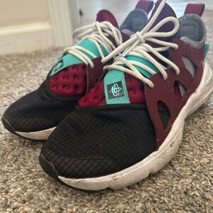 Nike Huarache men’s size 7.5